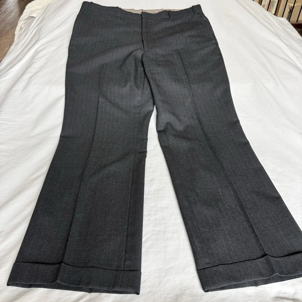 RARE Vintage Southwick 2 Piece Dark Gray Striped  Wool Suit 44R 39x31 Lined Read